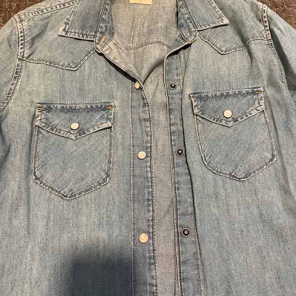 Gap 1969 Chambray Shirt + Size S - Picture 2 of 4